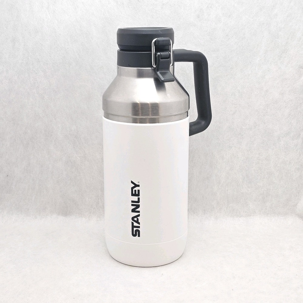 EUC Stanley Easy-Pour Go Vacuum Growler w/ Handle 64 oz. - White